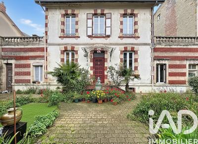 Maison de ville - 200 m² - 10 pièces