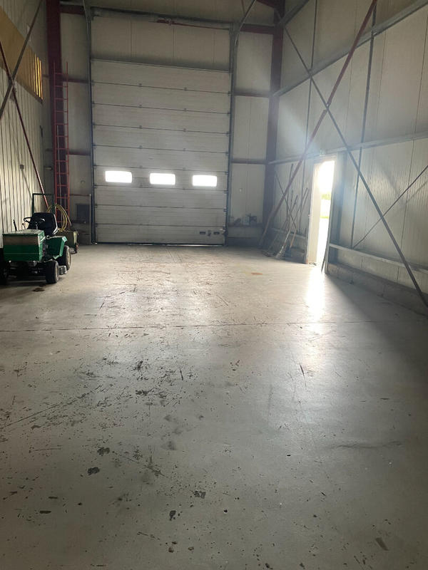 Local d'activité / Entrepôt - 680 m²