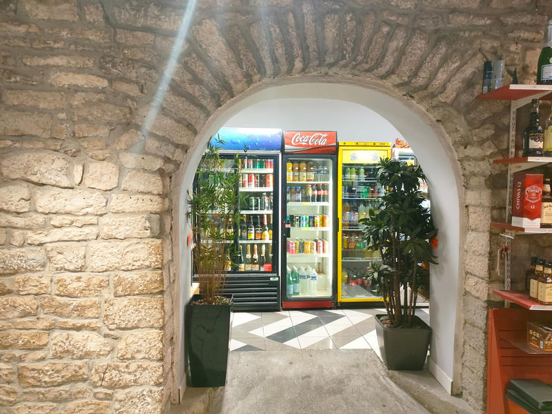 Fonds de commerce - Magasins - 73 m²