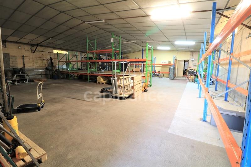 Local commercial - 400 m² - 4 pièces