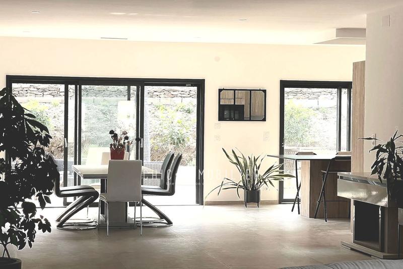 Propriété - 213 m² - 4 pièces