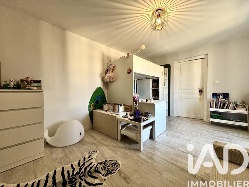 Maison - 214 m² - 8 pièces