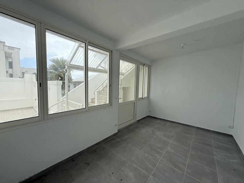 Appartement - 200 m² - 6 pièces