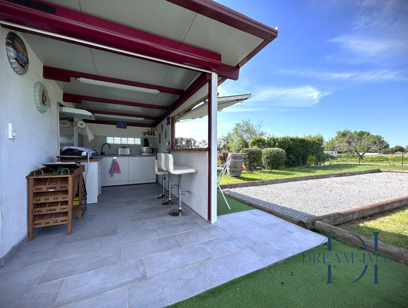 Maison traditionnelle - 200 m² - 4 pièces