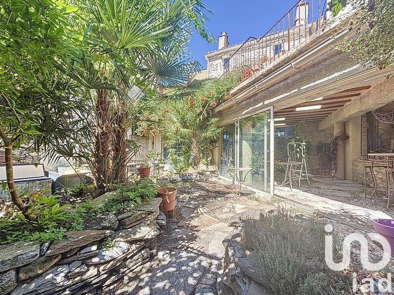 Maison de village - 457 m² - 10 pièces