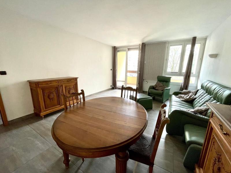 Appartement - 90 m² - 4 pièces