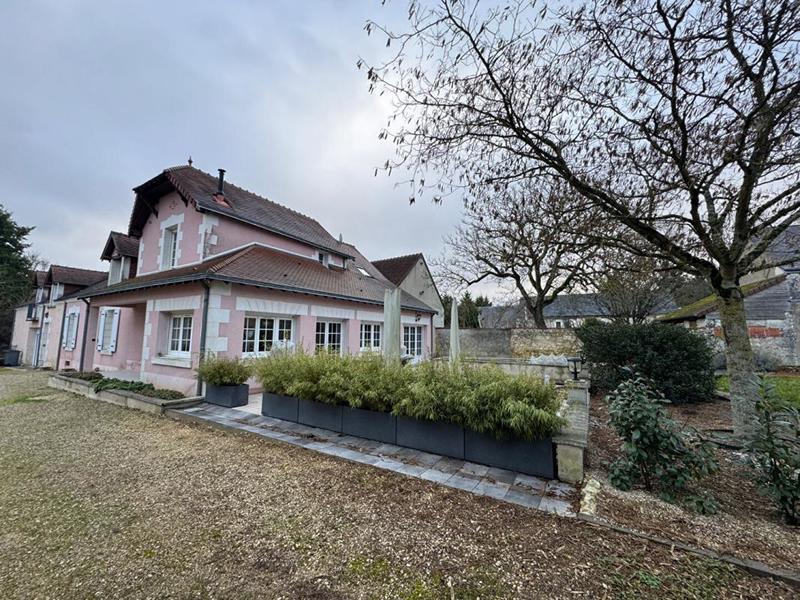 Maison - 350 m² - 13 pièces