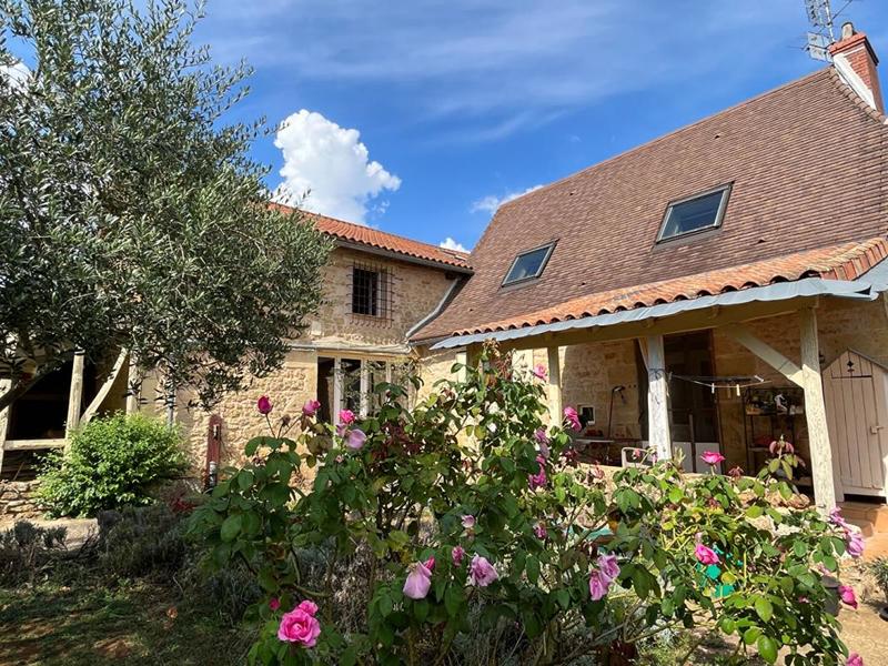 Maison - 220 m² - 6 pièces