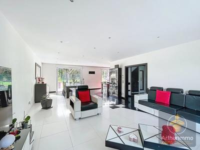 Maison - 147 m² - 7 pièces