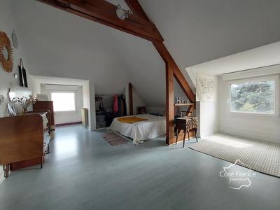 Maison - 200 m² - 7 pièces