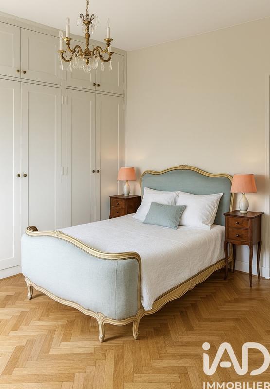 Maison - 241 m² - 8 pièces