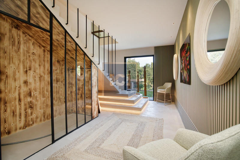 Villa - 268 m² - 6 pièces