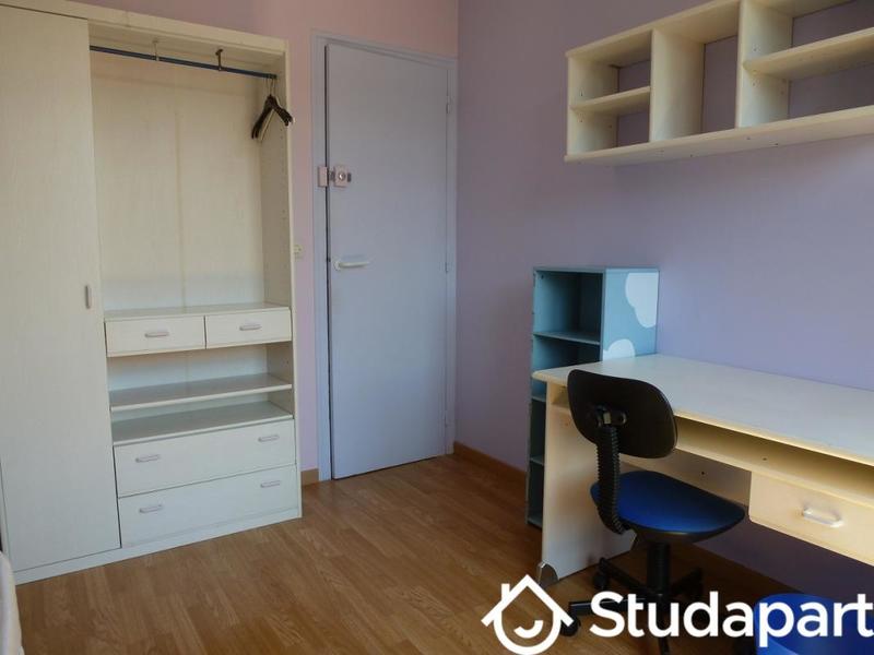 Chambre - 13 m² - 1 pièce