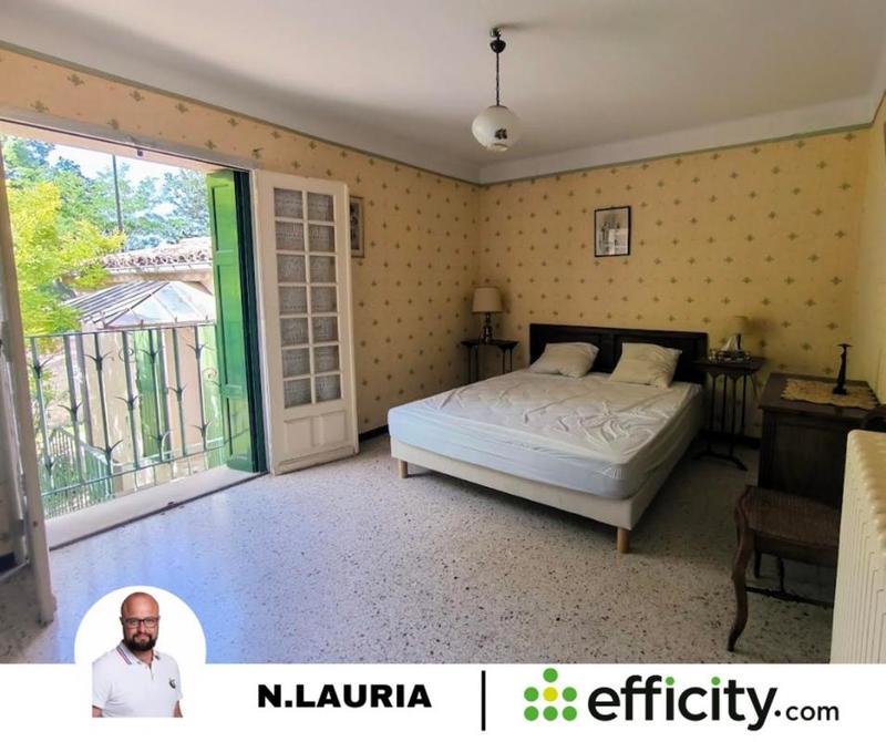 Maison - 185 m² - 9 pièces