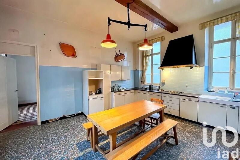 Maison - 438 m² - 14 pièces