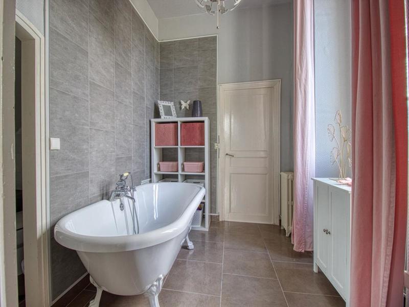 Maison bourgeoise - 378 m² - 10 pièces