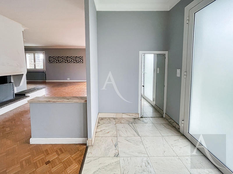 Maison - 170 m² - 8 pièces