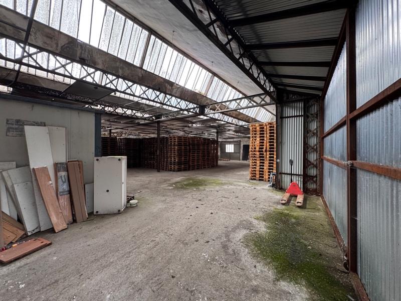 Bureau - 2 500 m² - 1 pièce