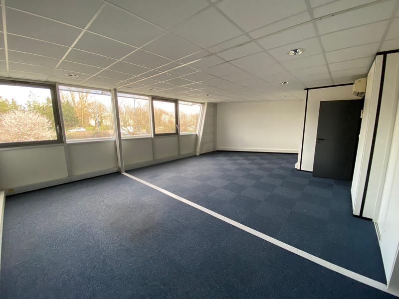Bureau - 214 m²
