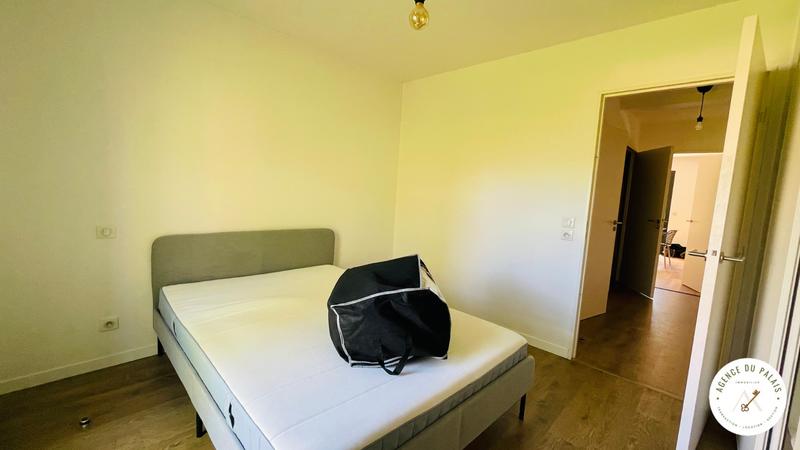 Appartement - 90 m² - 3 pièces