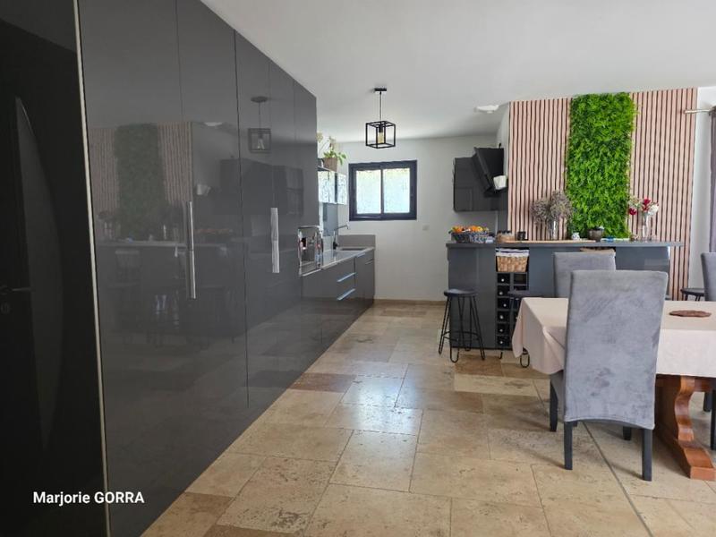 Maison - 142 m² - 5 pièces