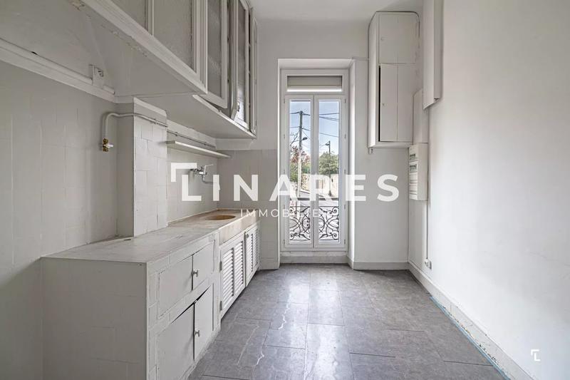 Bureau - 200 m² - 11 pièces