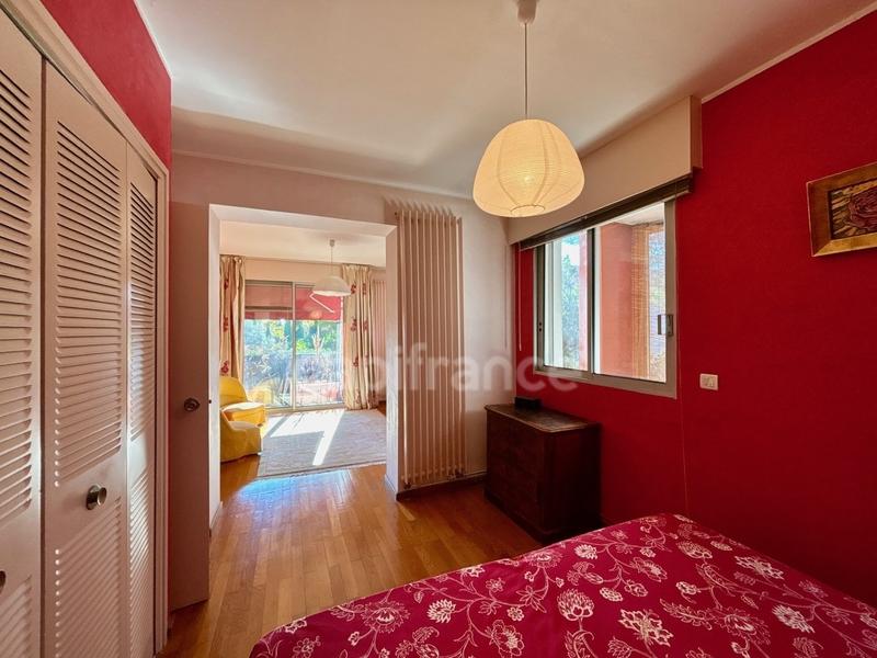 Maison - 245 m² - 10 pièces