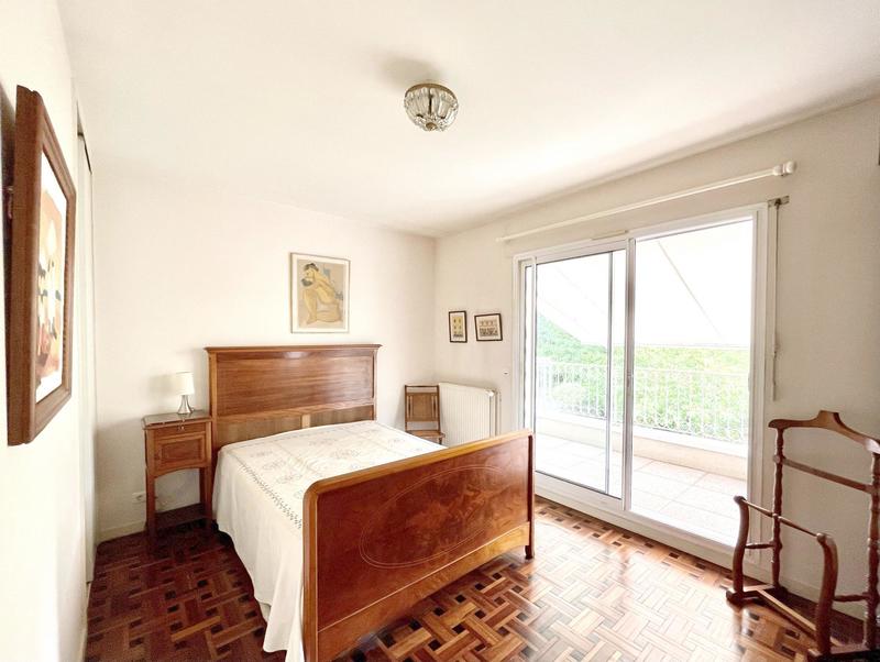 Villa - 222 m² - 6 pièces