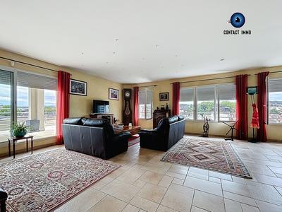 Appartement - 135 m² - 5 pièces