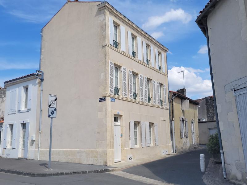 Maison - 170 m² - 8 pièces