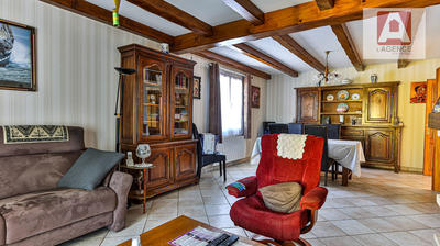 Maison - 203 m² - 7 pièces