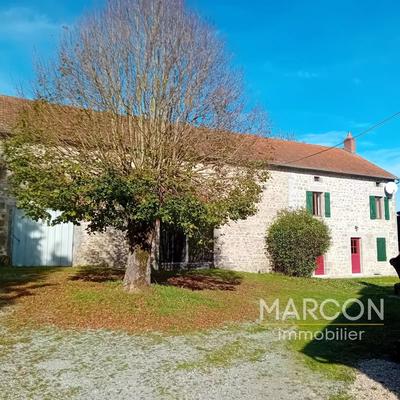 Propriété - 239 m² - 9 pièces