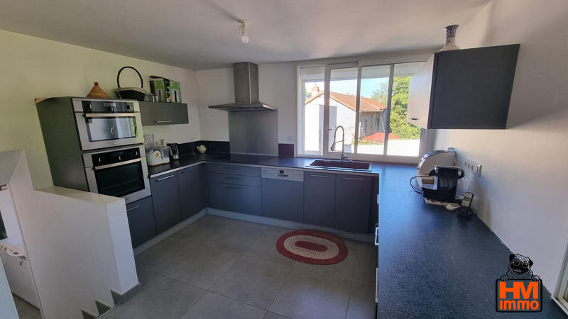 Demeure - 297 m² - 7 pièces