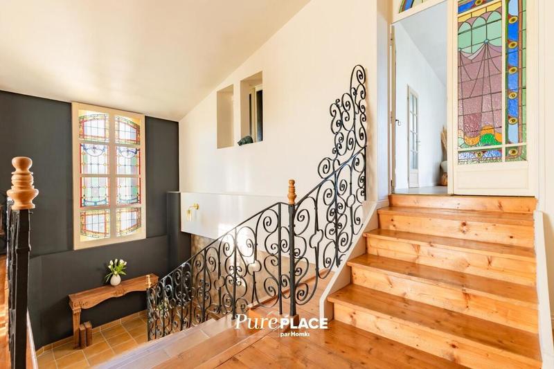 Demeure - 390 m² - 7 pièces