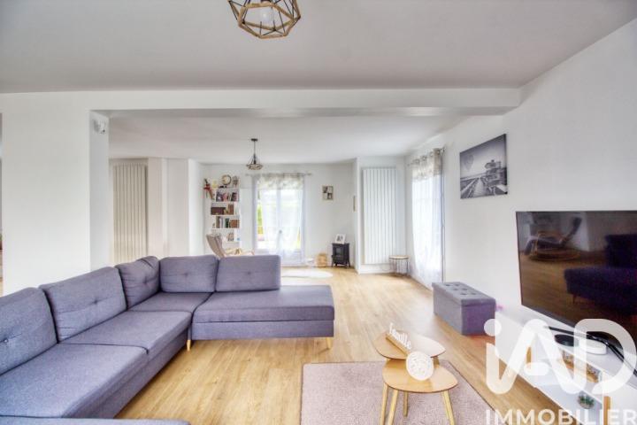 Maison - 208 m² - 6 pièces