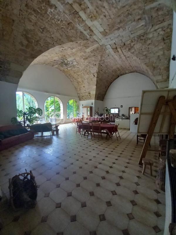 Maison - 400 m² - 17 pièces