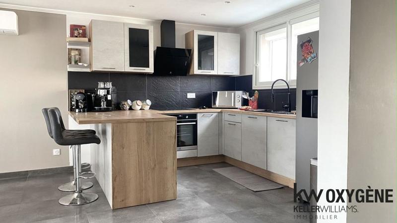 Villa - 100 m² - 5 pièces