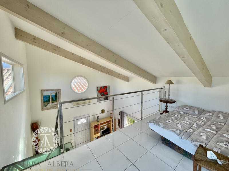 Villa - 285 m² - 10 pièces