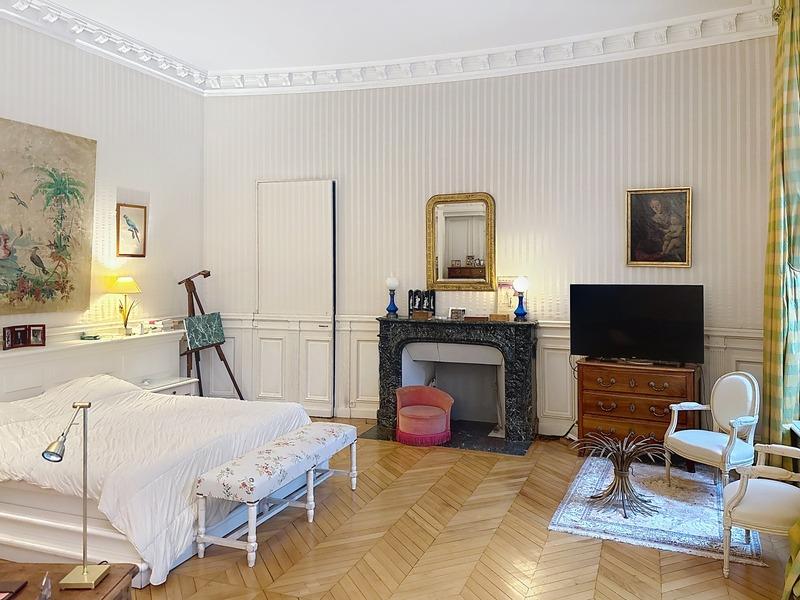 Appartement bourgeois - 257 m² - 6 pièces