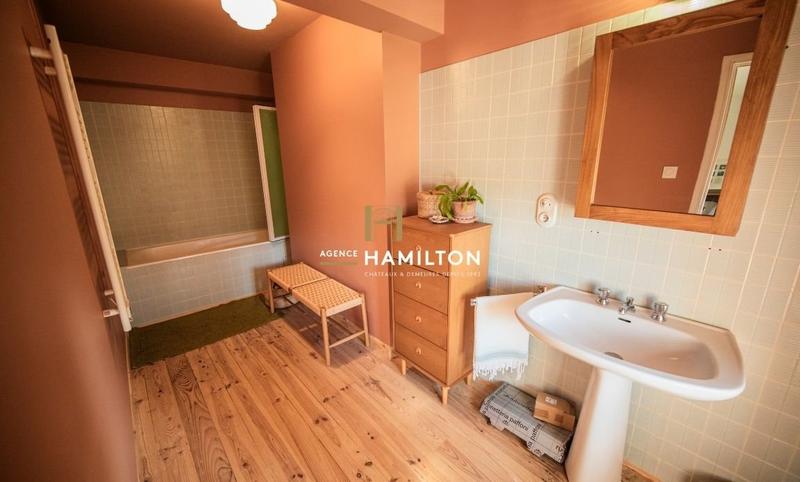 Propriété - 378 m² - 10 pièces