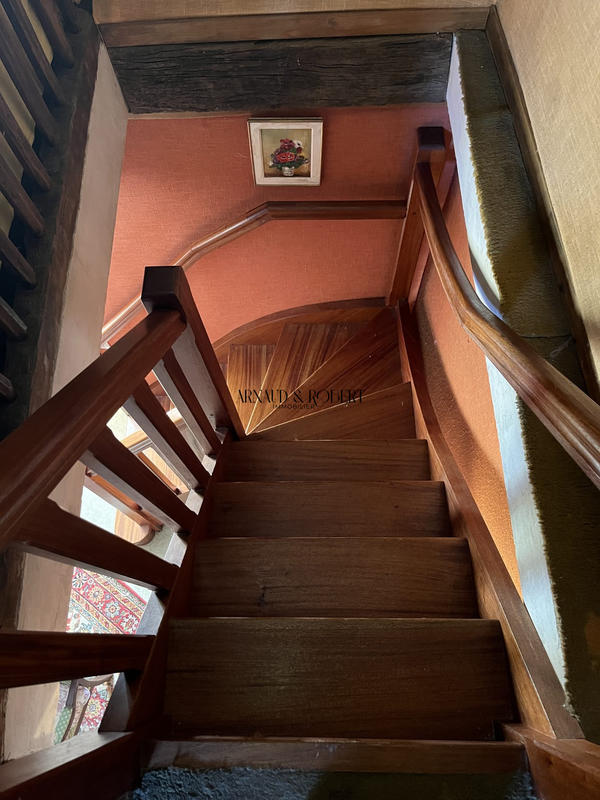 Maison ancienne - 190 m² - 7 pièces