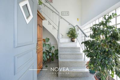 Maison - 270 m² - 5 pièces