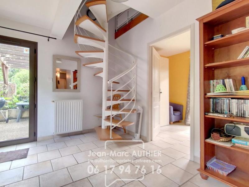 Maison - 212 m² - 8 pièces