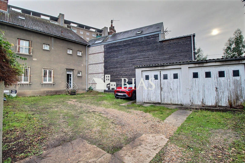 Maison - 145 m² - 9 pièces