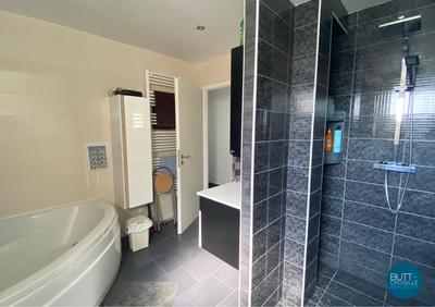 Maison - 180 m² - 7 pièces