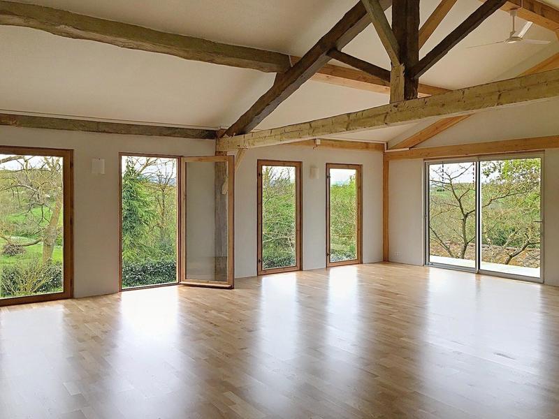 Maison - 420 m² - 12 pièces