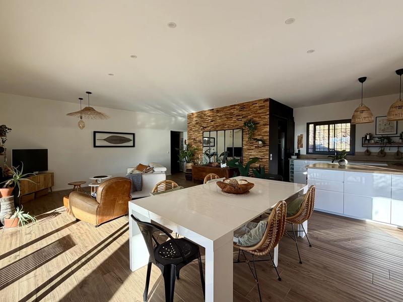 Propriété - 175 m² - 13 pièces