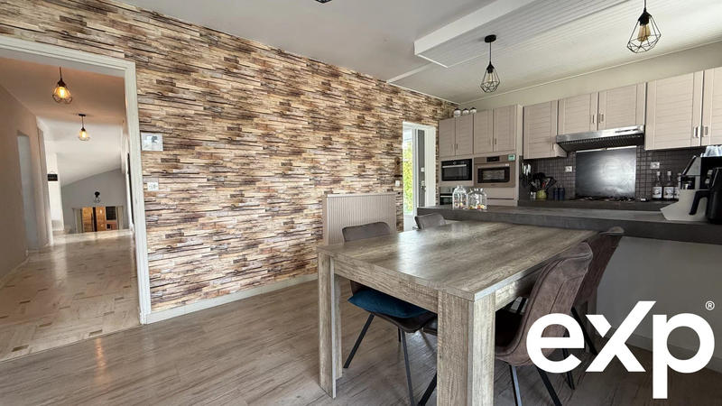 Maison - 307 m² - 10 pièces