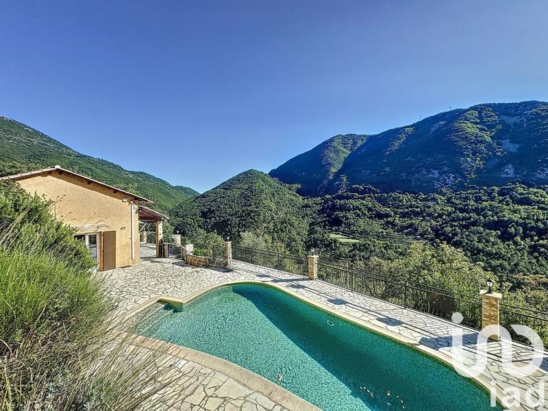 Maison - 96 m² - 4 pièces