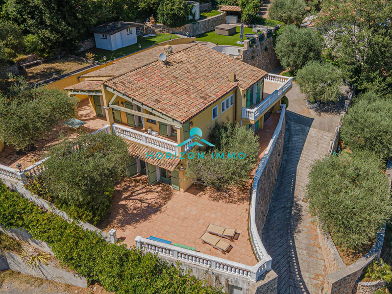 Maison traditionnelle - 161 m² - 5 pièces